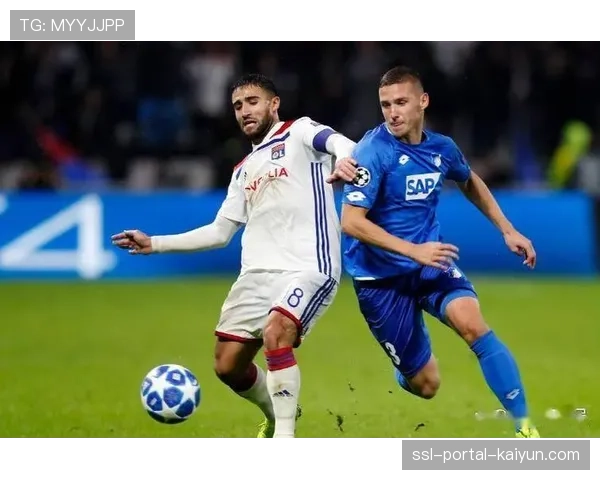 欧联杯出局,里昂主帅表示球队将全力专注于国内联赛争夺 欧联杯出局,里昂主帅表示球队将全力专注于国内联赛争夺