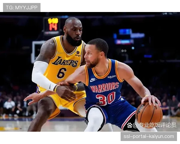 更衣室一幕:发球成功的里夫斯与接球绝杀的詹姆斯赛后击掌庆祝战术成功。 更衣室一幕:发球成功的里夫斯与接球绝杀的詹姆斯赛后击掌庆祝战术成功。